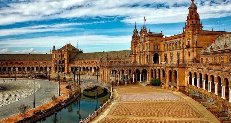 Spanje populair als veilige en voordelige bestemming